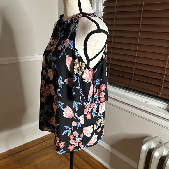 3/$20💥 Lily White Blouse Black & Pink Floral Print Cold Shoulder Flutter Sleeve - Picture 8 of 16